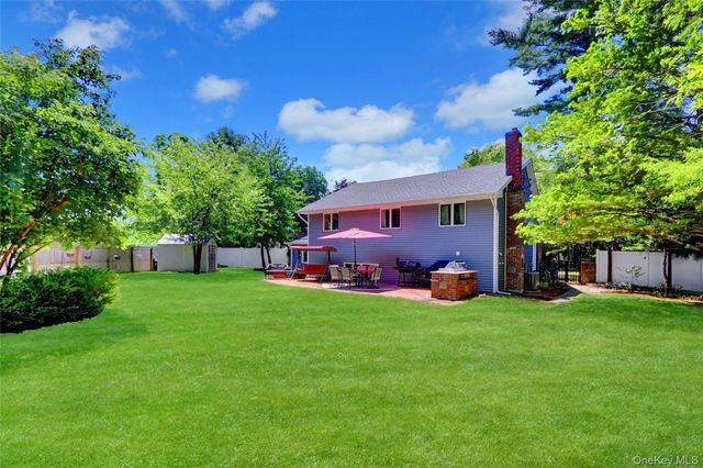 1 Burr Road, East Northport, NY 11731
