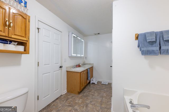 647 Pine Valley Road, Meansville, GA 30256