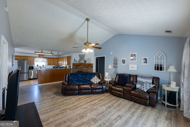 647 Pine Valley Road, Meansville, GA 30256