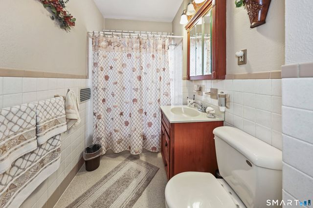 917 Cooke Street, Waterbury, CT 06704