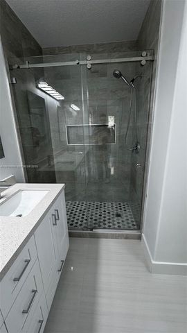 10012 NW 7th St 112, Miami, FL 33172