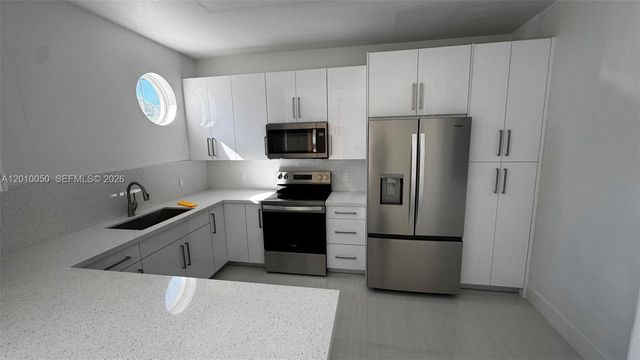 10012 NW 7th St 112, Miami, FL 33172