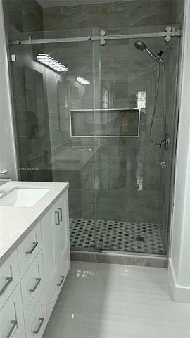 10012 NW 7th St 112, Miami, FL 33172