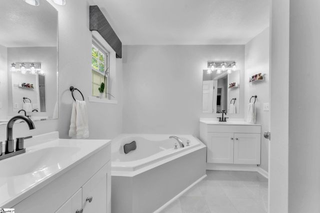 11 Misty Creek Court, Greenville, SC 29611