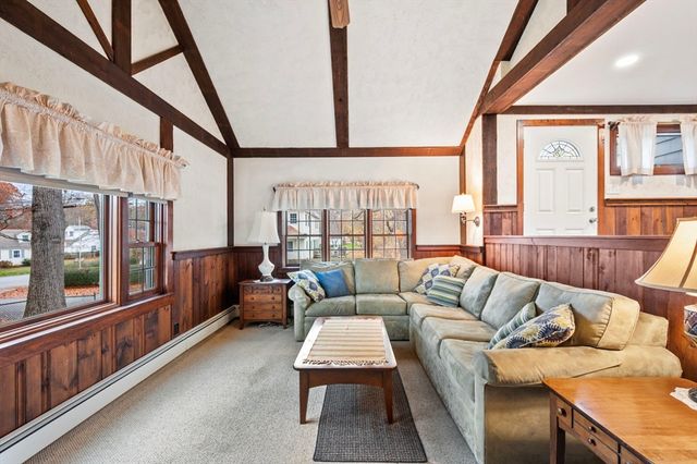 15 Ranger Cir, Weymouth, MA 02190