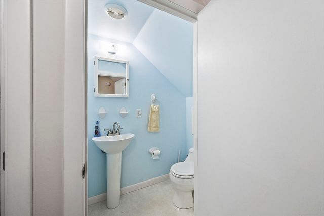 15 Ranger Cir, Weymouth, MA 02190