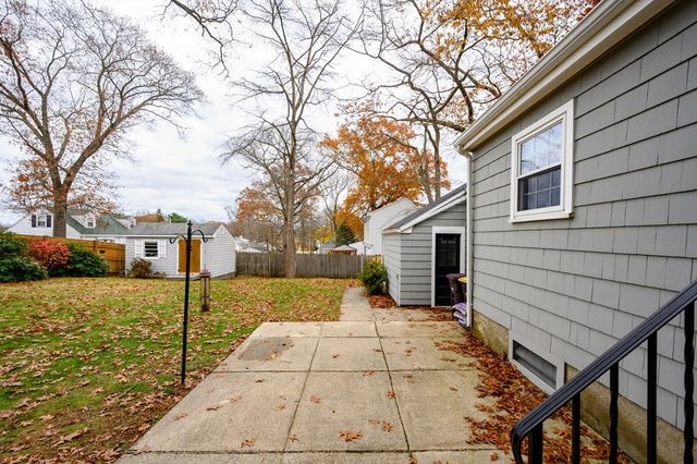 15 Ranger Cir, Weymouth, MA 02190