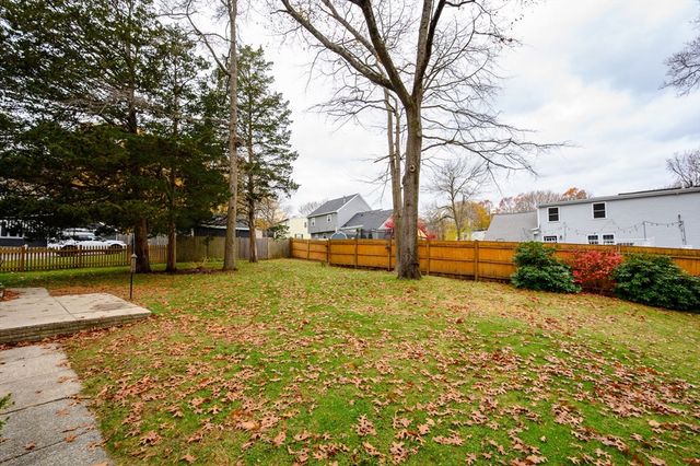 15 Ranger Cir, Weymouth, MA 02190