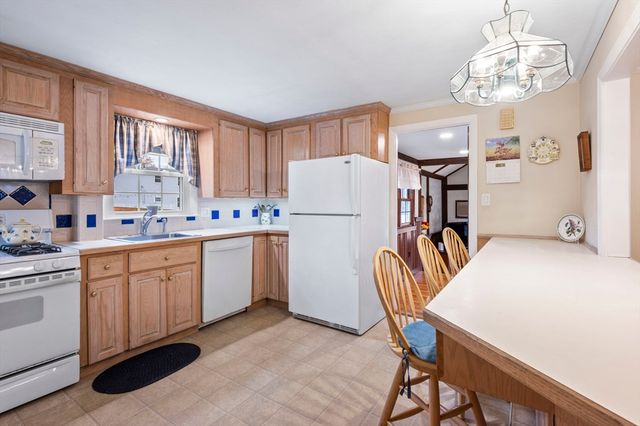 15 Ranger Cir, Weymouth, MA 02190
