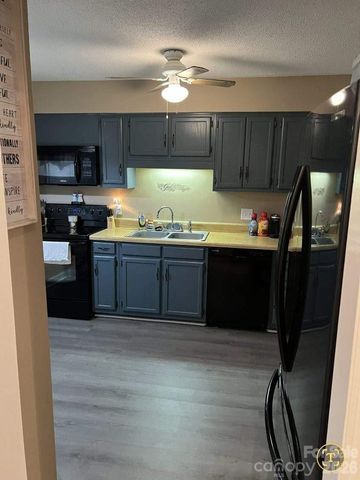 2705 N Center Street 43, Hickory, NC 28601