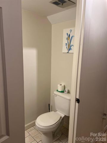 2705 N Center Street 43, Hickory, NC 28601