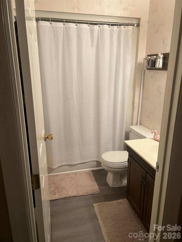 2705 N Center Street 43, Hickory, NC 28601