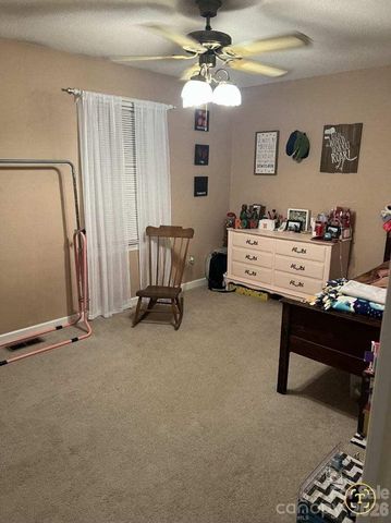 2705 N Center Street 43, Hickory, NC 28601