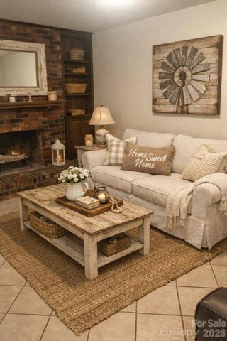 2705 N Center Street 43, Hickory, NC 28601