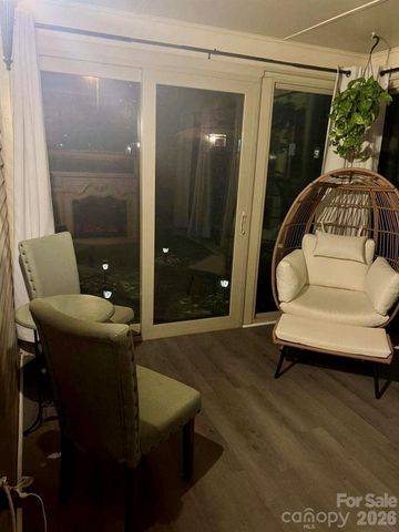 2705 N Center Street 43, Hickory, NC 28601