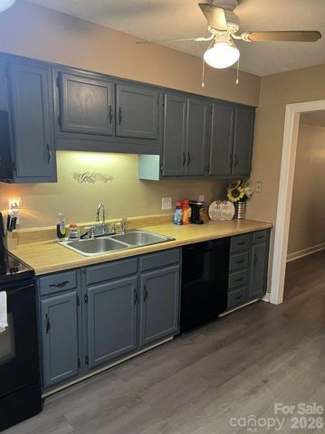 2705 N Center Street 43, Hickory, NC 28601