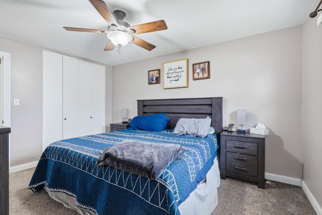 121 Park Lane Circle, Eldridge, IA 52748