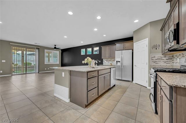 5636 Akula Bay Street, North Las Vegas, NV 89081