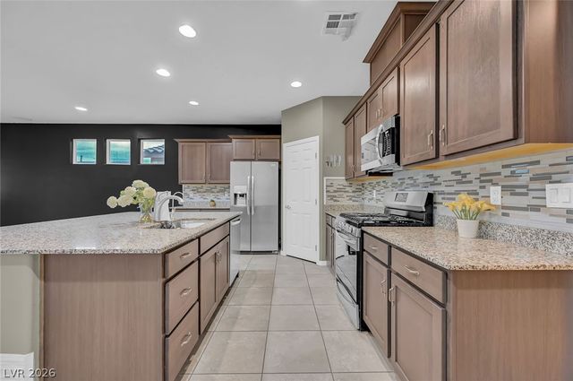 5636 Akula Bay Street, North Las Vegas, NV 89081