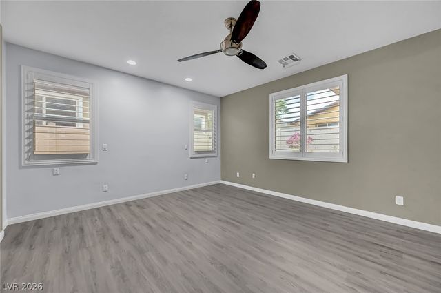 5636 Akula Bay Street, North Las Vegas, NV 89081