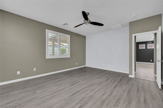 5636 Akula Bay Street, North Las Vegas, NV 89081