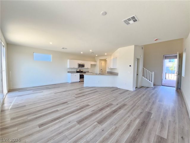 2467 Tom Collins Drive, Las Vegas, NV 89121