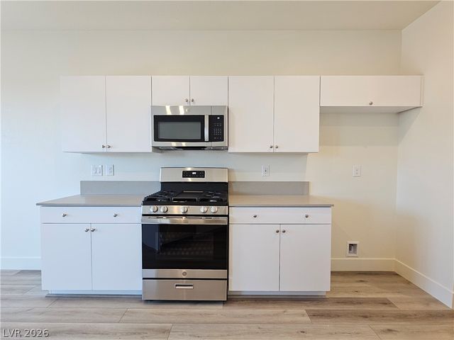 2467 Tom Collins Drive, Las Vegas, NV 89121