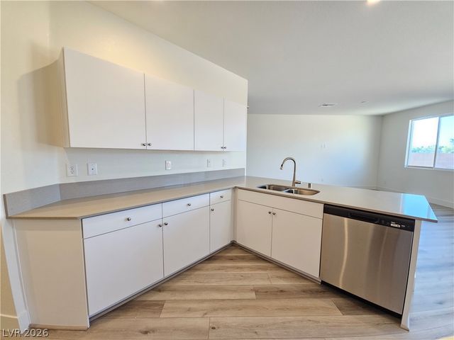 2467 Tom Collins Drive, Las Vegas, NV 89121