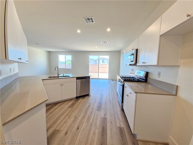 2467 Tom Collins Drive, Las Vegas, NV 89121