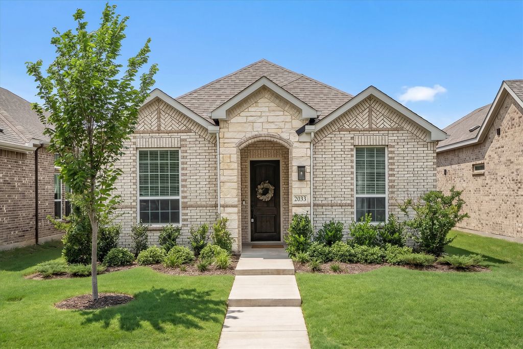 2035 Sherwood Drive, Garland, TX 75041