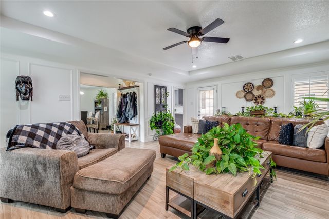 1301 Davis Lane, Terrell, TX 75160