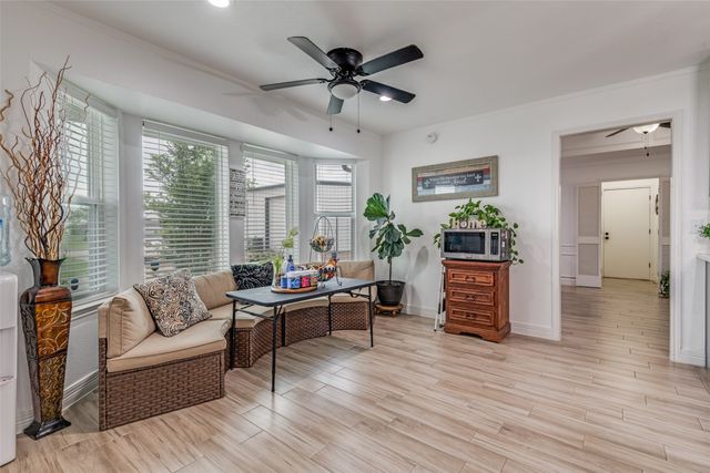 1301 Davis Lane, Terrell, TX 75160