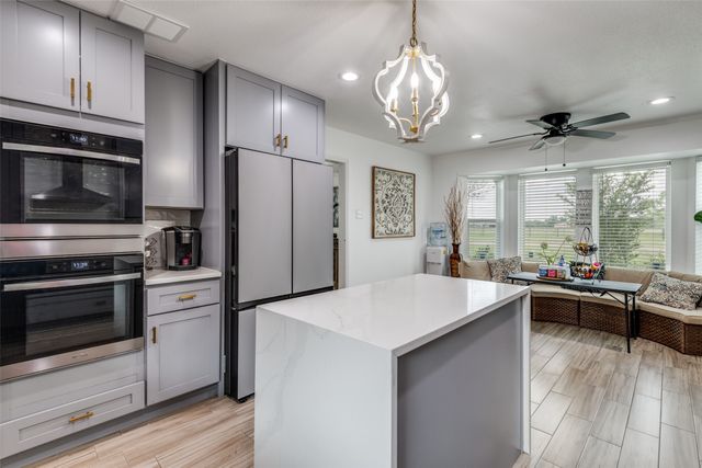 1301 Davis Lane, Terrell, TX 75160