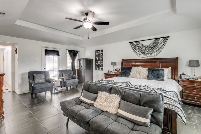 1301 Davis Lane, Terrell, TX 75160