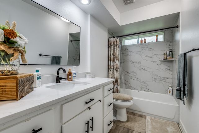 1301 Davis Lane, Terrell, TX 75160