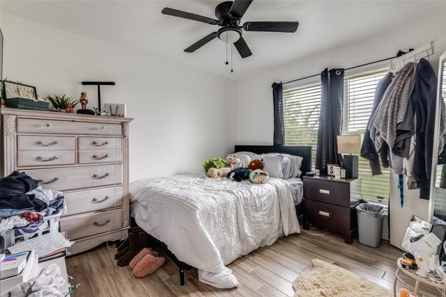 1301 Davis Lane, Terrell, TX 75160