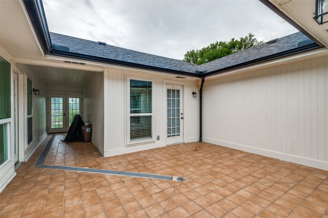 1301 Davis Lane, Terrell, TX 75160