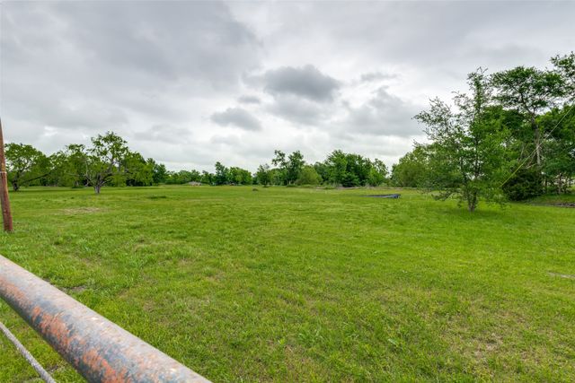 1301 Davis Lane, Terrell, TX 75160