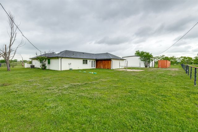 1301 Davis Lane, Terrell, TX 75160