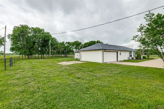 1301 Davis Lane, Terrell, TX 75160