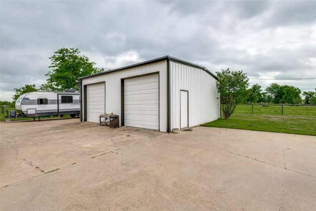 1301 Davis Lane, Terrell, TX 75160