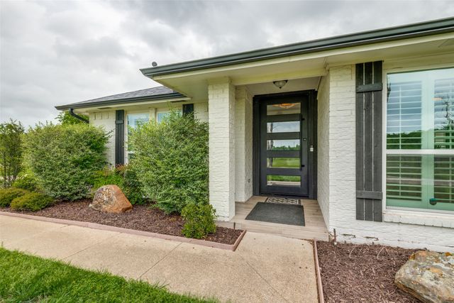 1301 Davis Lane, Terrell, TX 75160