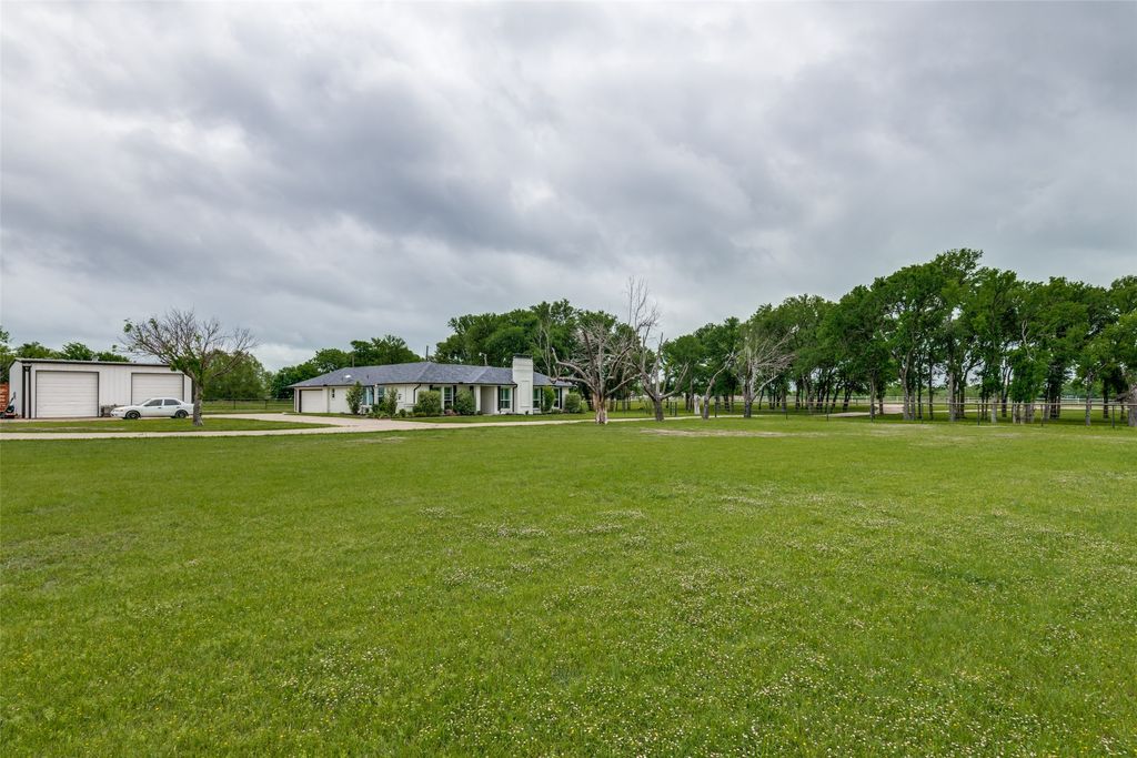 1301 Davis Lane, Terrell, TX 75160