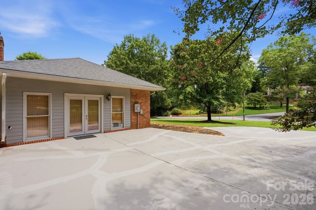 185 Hillcrest Avenue SE, Concord, NC 28025