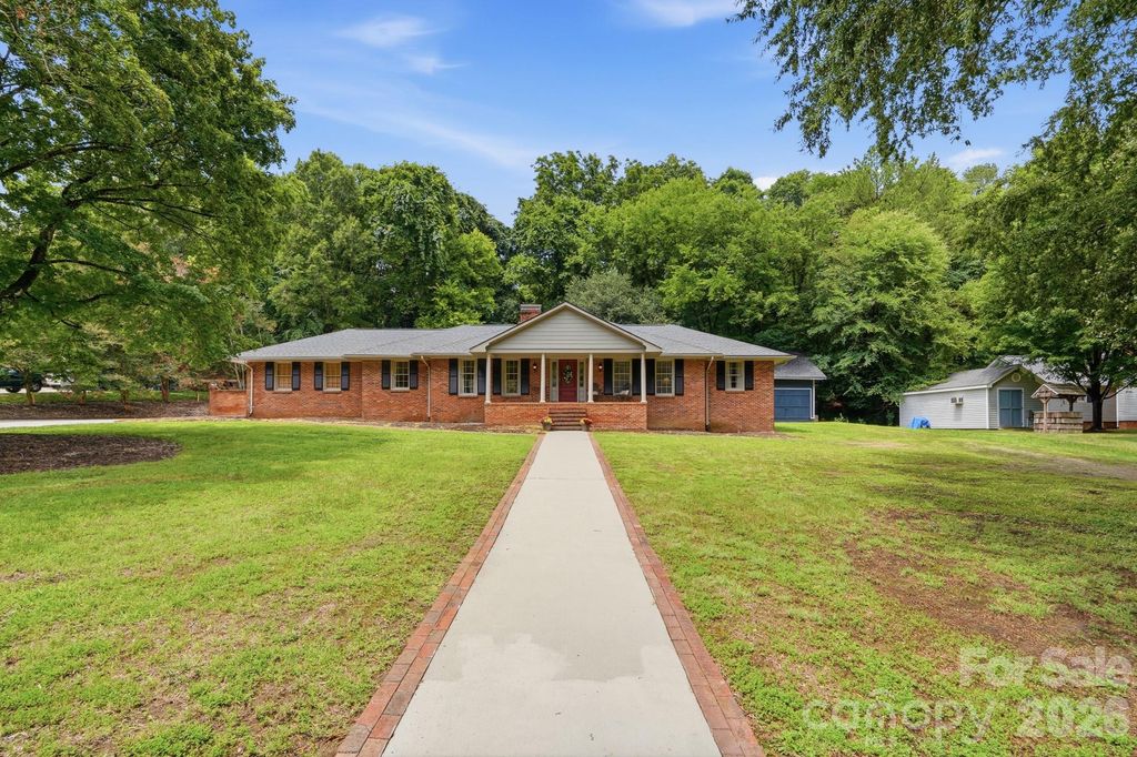 185 Hillcrest Avenue SE, Concord, NC 28025