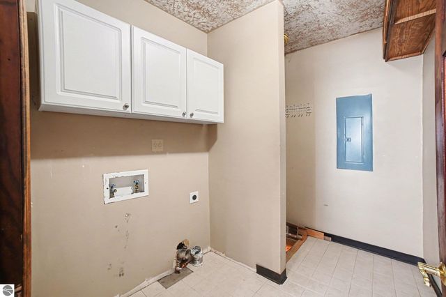 105 N 4th Street, Shepherd, MI 48883