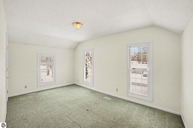 105 N 4th Street, Shepherd, MI 48883