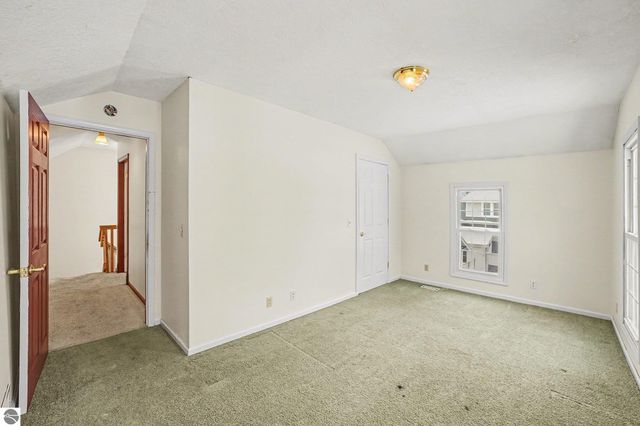 105 N 4th Street, Shepherd, MI 48883