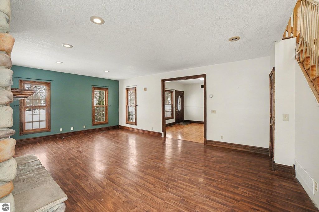 Image 12 of property listing at 105 N 4th Street, Shepherd, MI 48883