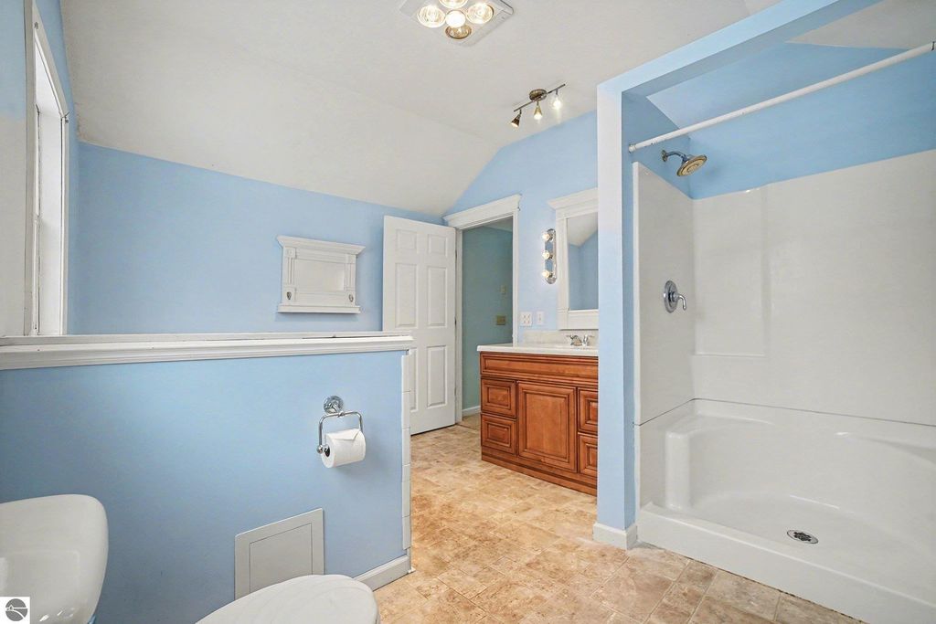Image 25 of property listing at 105 N 4th Street, Shepherd, MI 48883